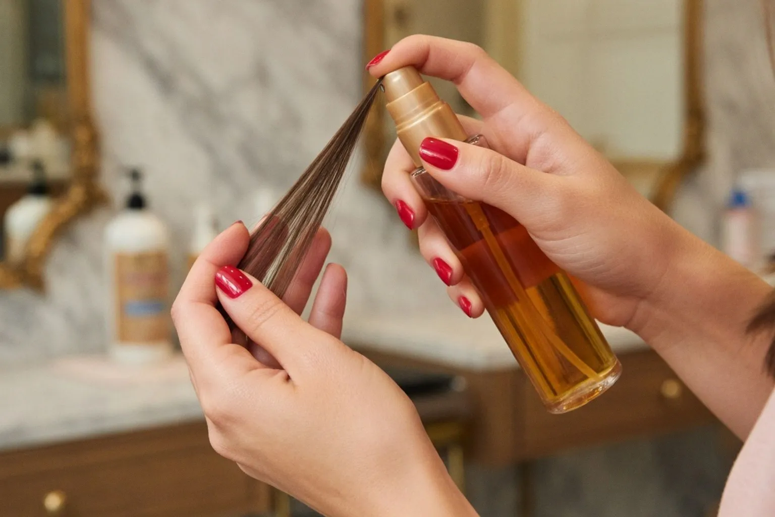 Skinification : pourquoi vos cheveux méritent les mêmes soins que votre visage